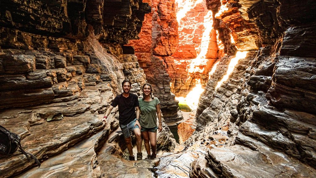 caminando por los cañones del parque nacional karijini en western australia
